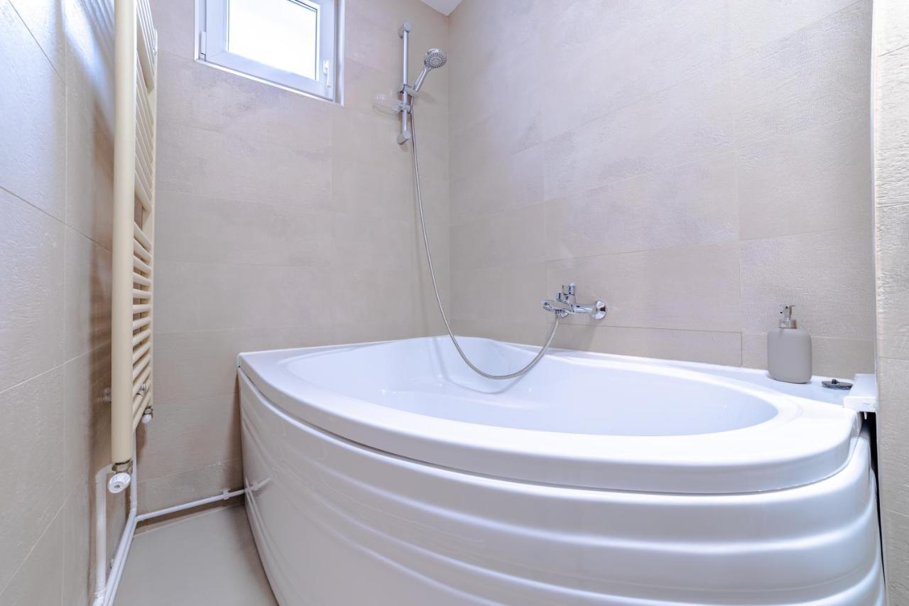 Apartament Garii Brasov Bagian luar foto